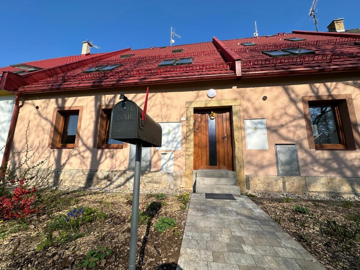Apartmany Monastery Suites Zirec Dvůr Králové nad Labem 外观 照片