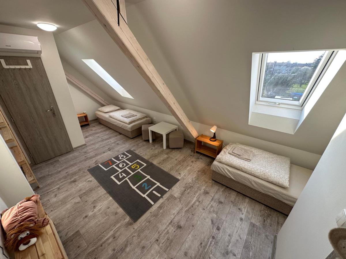 Apartmany Monastery Suites Zirec Dvůr Králové nad Labem 外观 照片