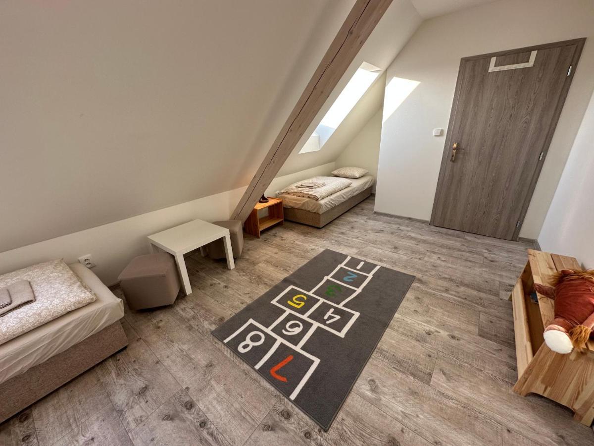 Apartmany Monastery Suites Zirec Dvůr Králové nad Labem 外观 照片