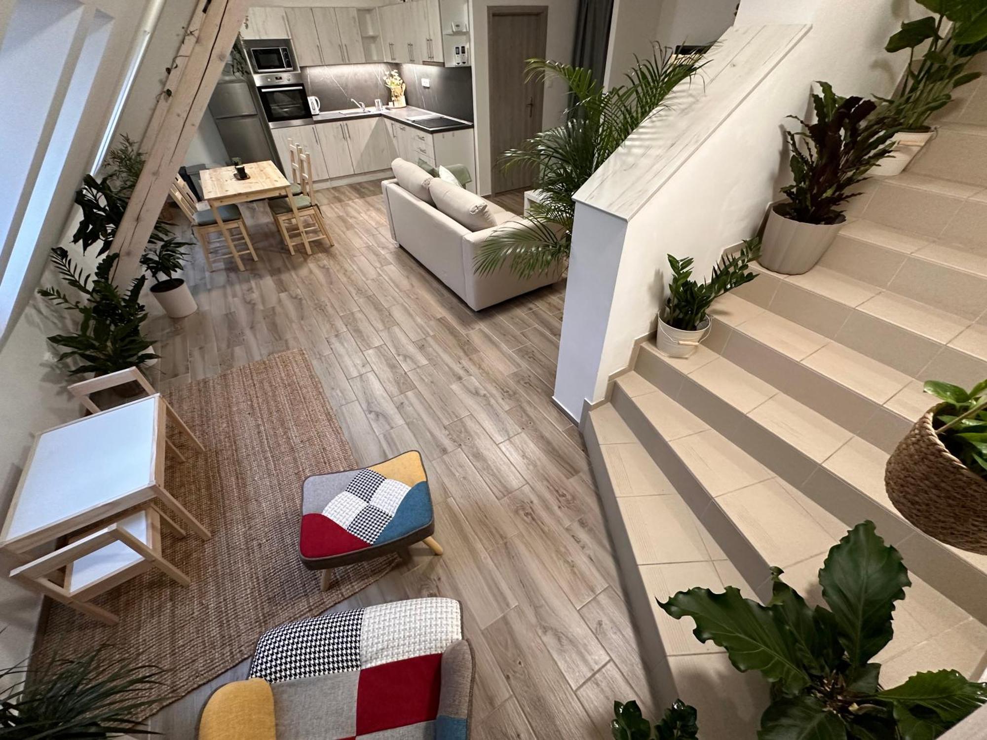 Apartmany Monastery Suites Zirec Dvůr Králové nad Labem 外观 照片