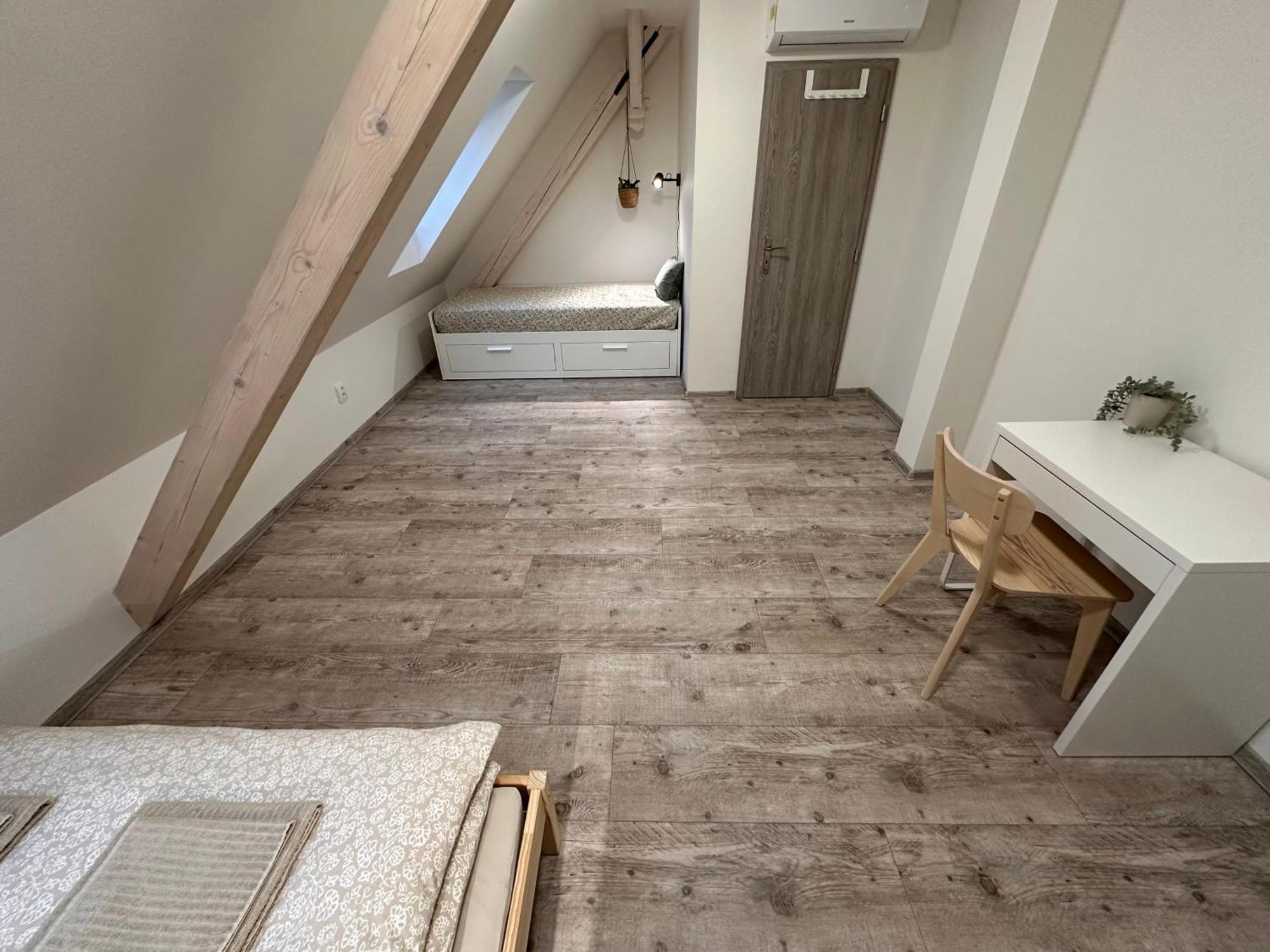 Apartmany Monastery Suites Zirec Dvůr Králové nad Labem 外观 照片