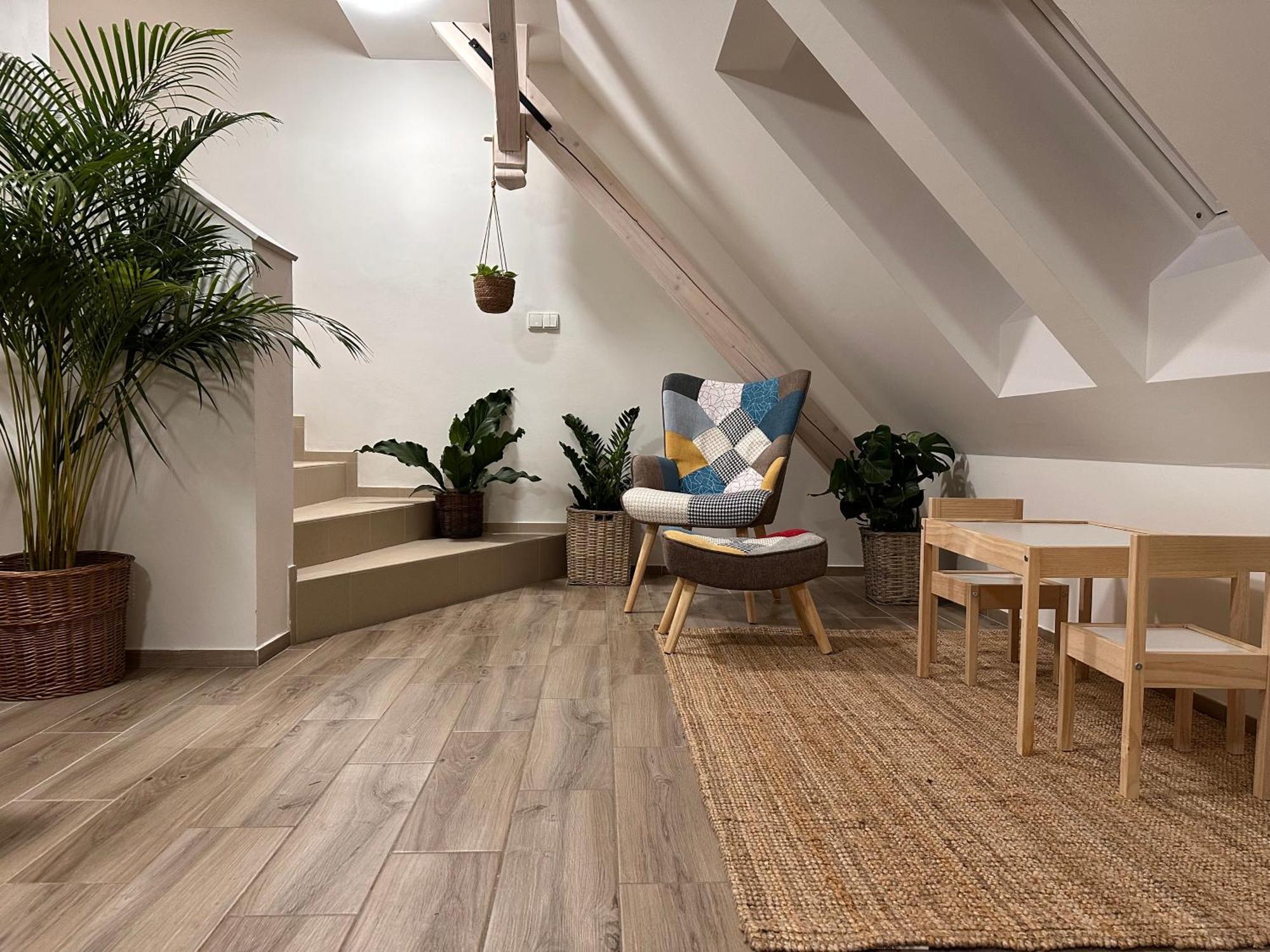 Apartmany Monastery Suites Zirec Dvůr Králové nad Labem 外观 照片