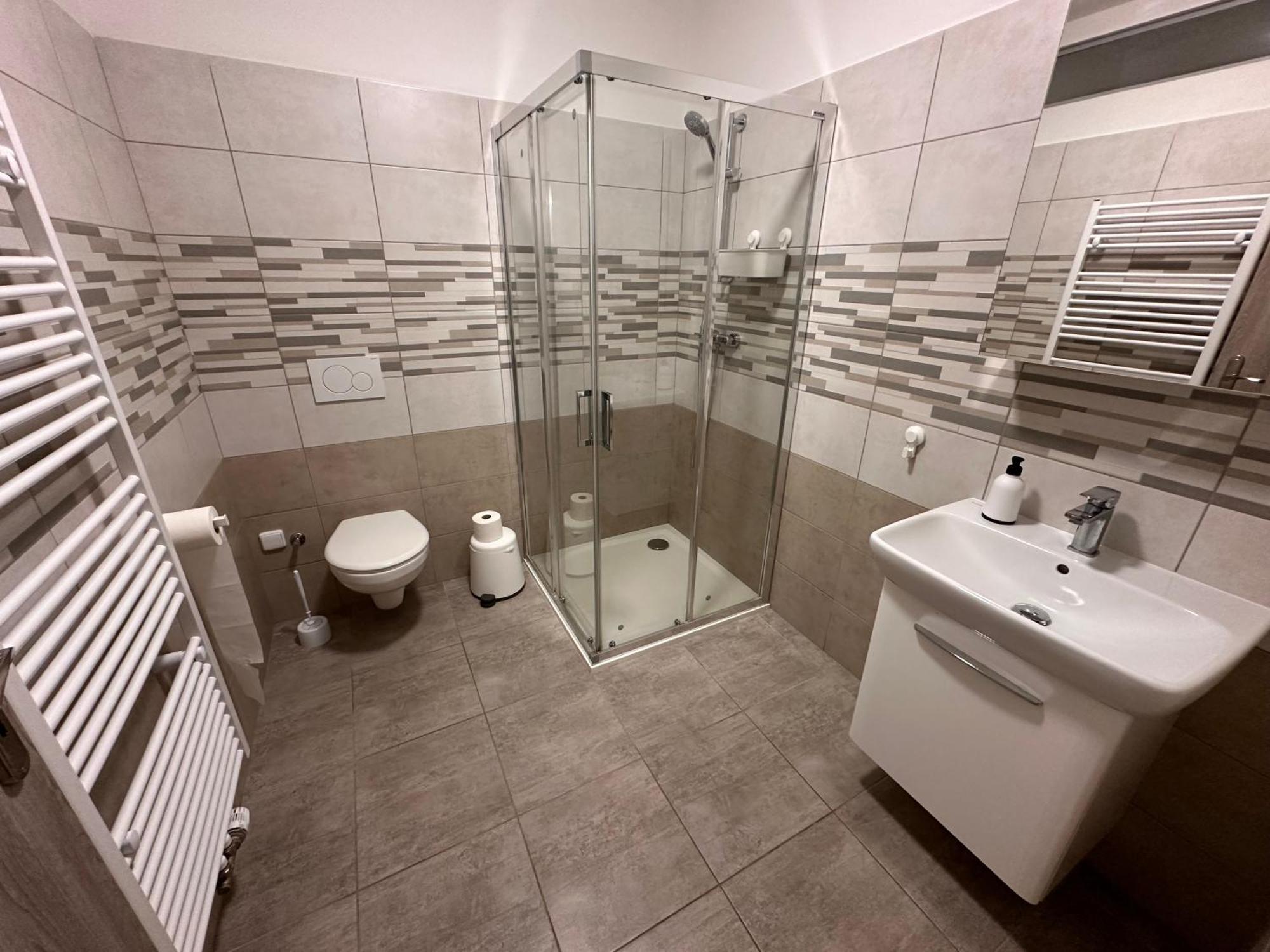 Apartmany Monastery Suites Zirec Dvůr Králové nad Labem 外观 照片
